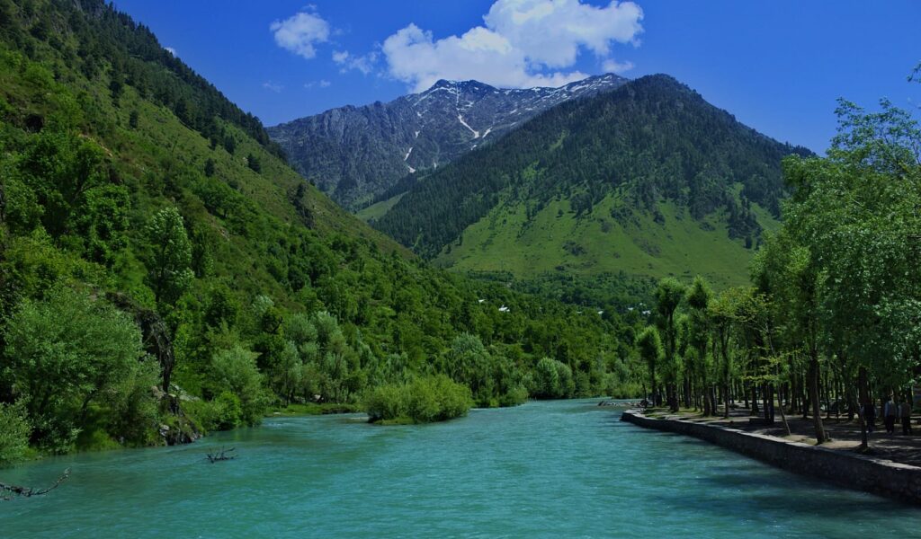 wp8174608-betaab-valley-wallpapers